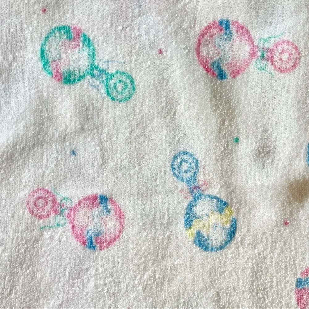 VTG Hooded Bath Towel, Made USA, white w/ Baby Rattles, Carter’s, Terrycloth
